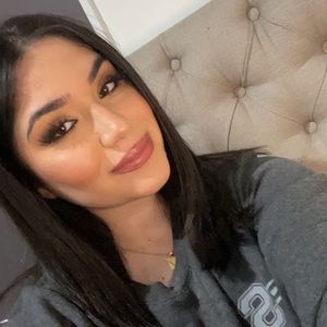 Meet your Posher, Yasmen